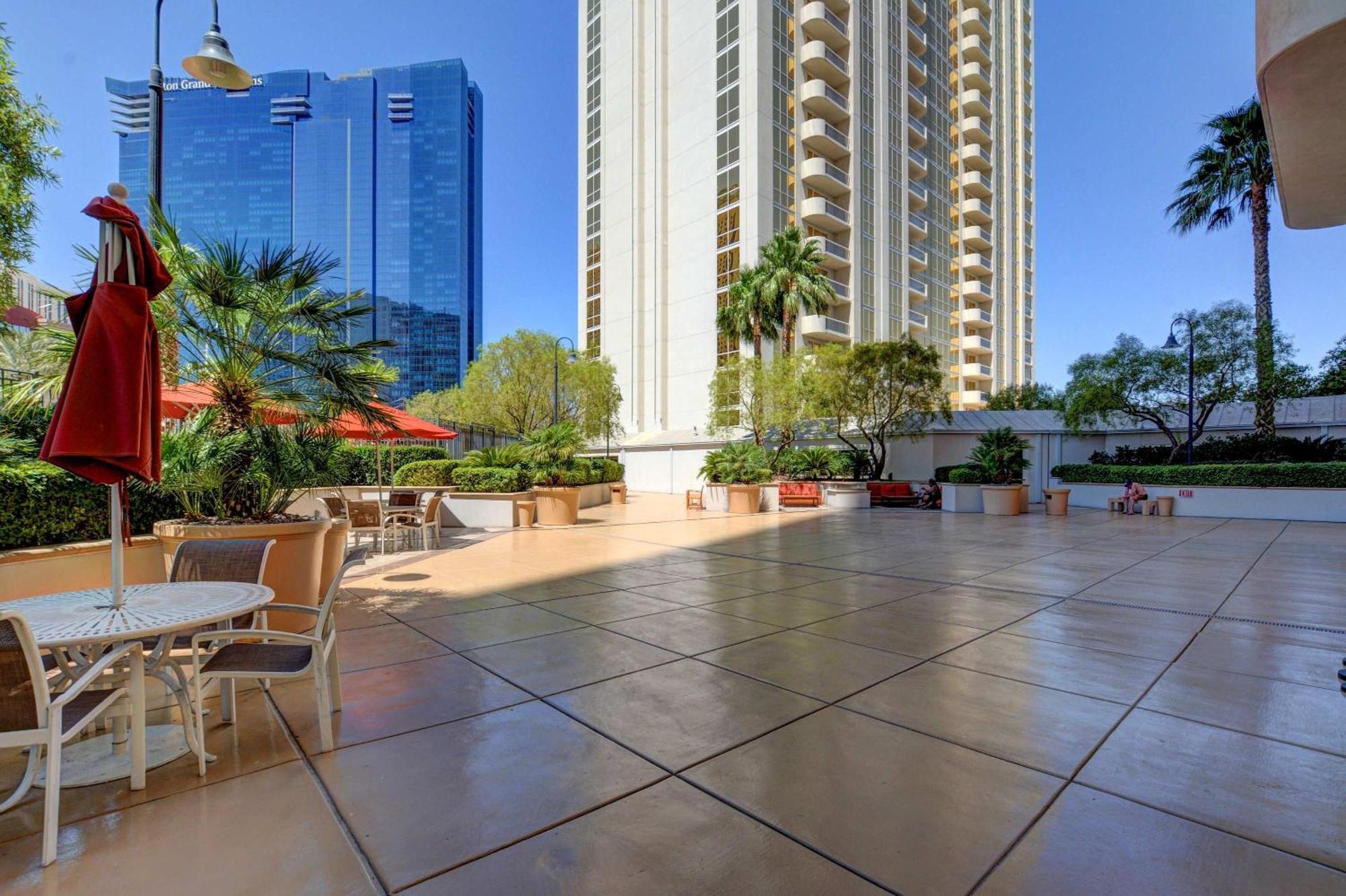 Mgm Signature-25-611 Strip View Jacuzzi Studio Las Vegas Buitenkant foto